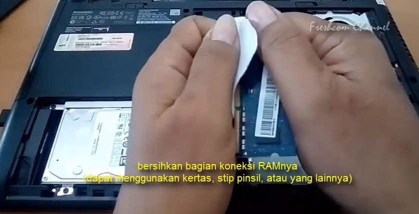 Bersihkan RAM untuk mengatasi laptop lenovo tidak mau menyala lampu indikator hanya berkedip